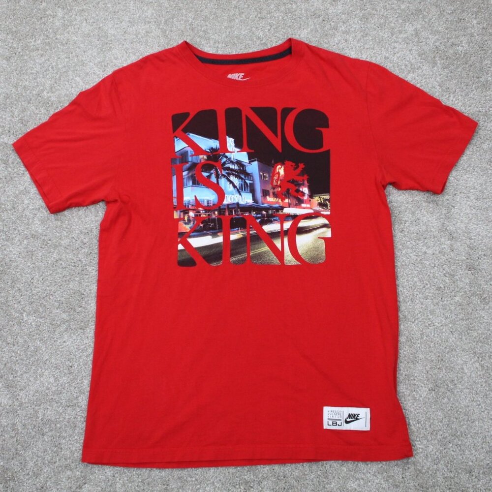 Nike LeBron James Shirt Mens Medium Red King is King 100% Organic‎ Cotton S/S